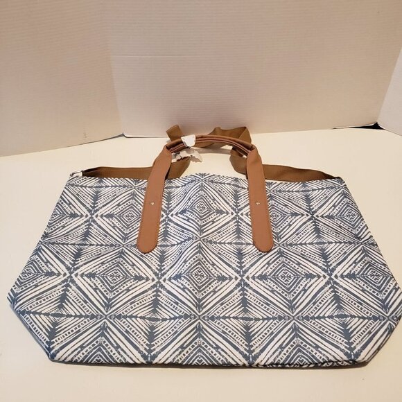 Ikat Blue Weekender Bag with handles and long strap NWOT - Picture 3 of 10